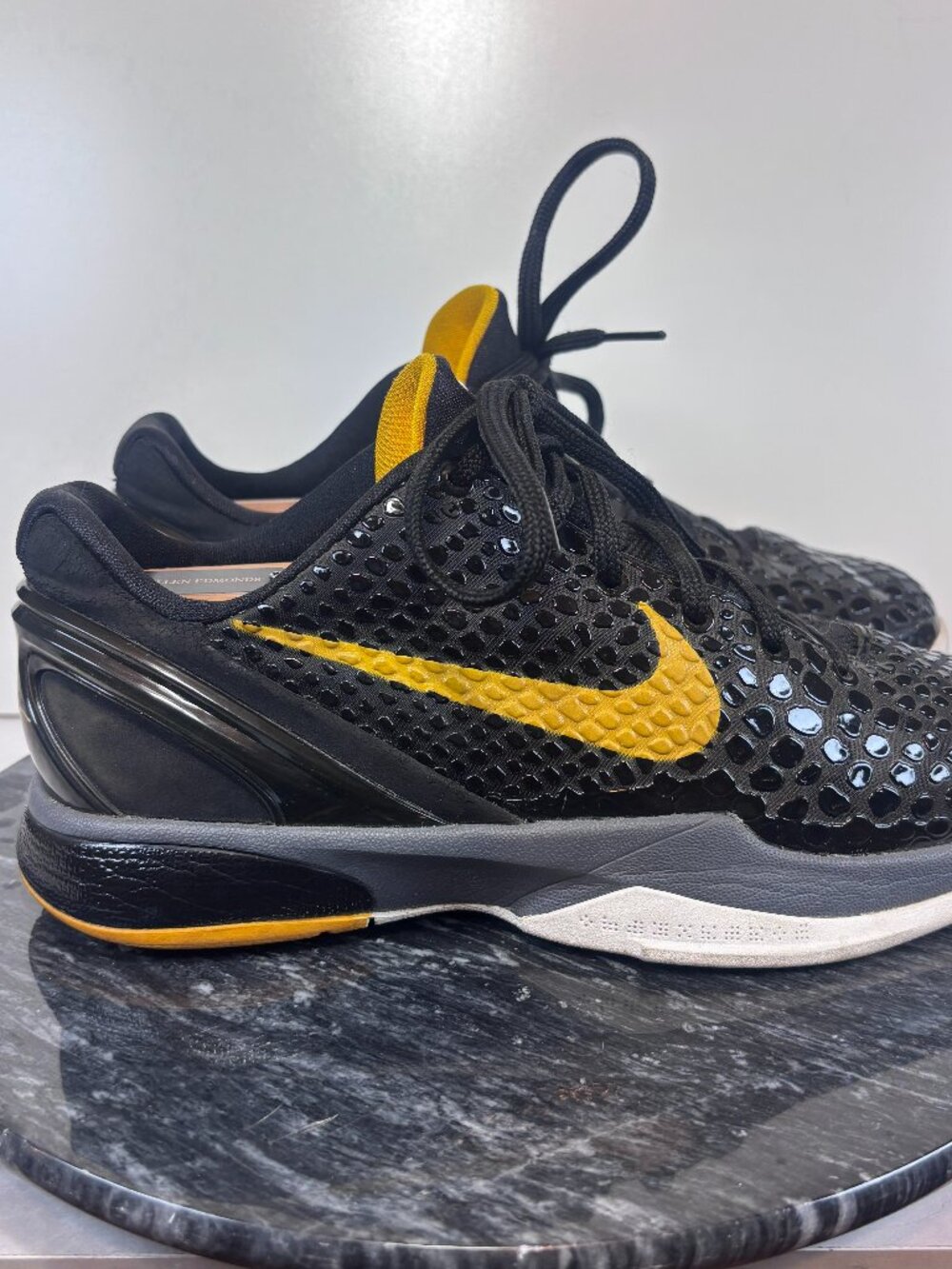 Nike Kobe 6 GS Black Del Sol Yellow Basketball ShoesYouth Size 5.5 429913-001